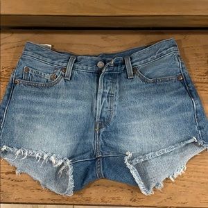 Levi’s 501 cut off short